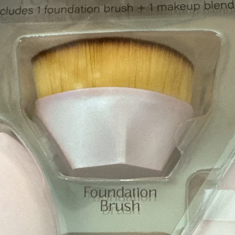 bellaPro Flawless Finish 3 Pc Face Makeup Brush, Blender And Powder Puff Kit